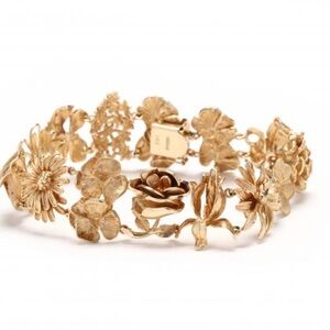 Elegant Gold Floral Bracelet